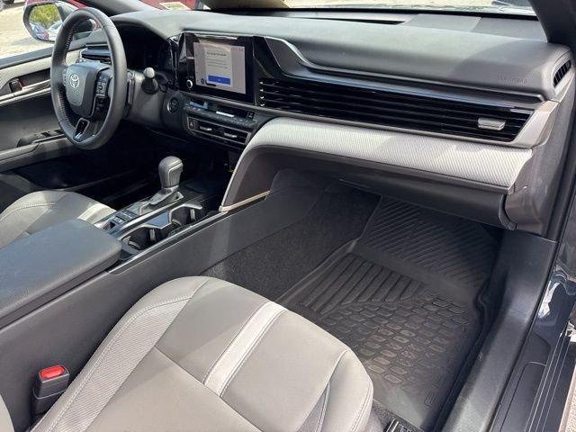 Toyota Camry Le - Thumbnail 16