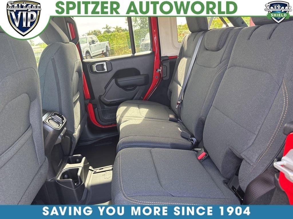 Jeep Wrangler 4-Door Sport S - Thumbnail 8