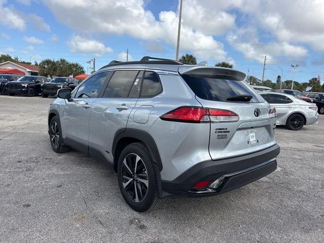 Toyota Corolla Cross Hybrid Xse - Thumbnail 12