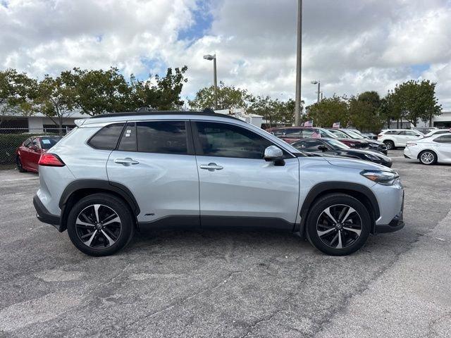 Toyota Corolla Cross Hybrid Xse - Thumbnail 9