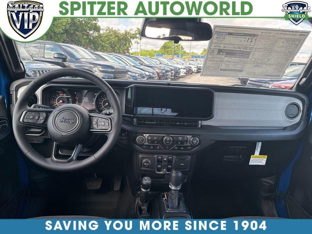 Jeep Wrangler 4-Door Sport S - Thumbnail 11