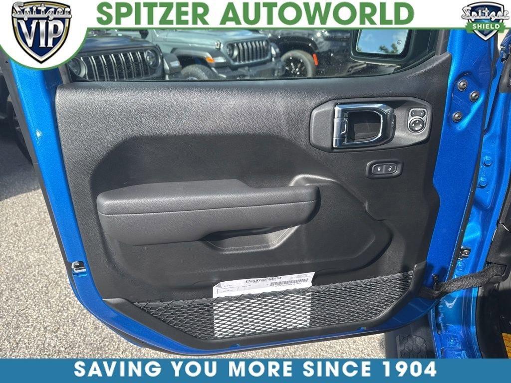 Jeep Wrangler 4-Door Sport S - Thumbnail 6