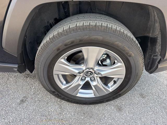 Toyota Rav4 Hybrid Le - Thumbnail 13