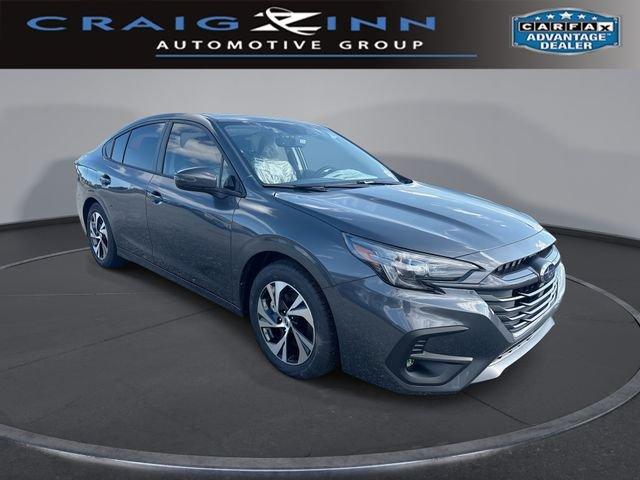 Subaru Legacy Premium - View 1