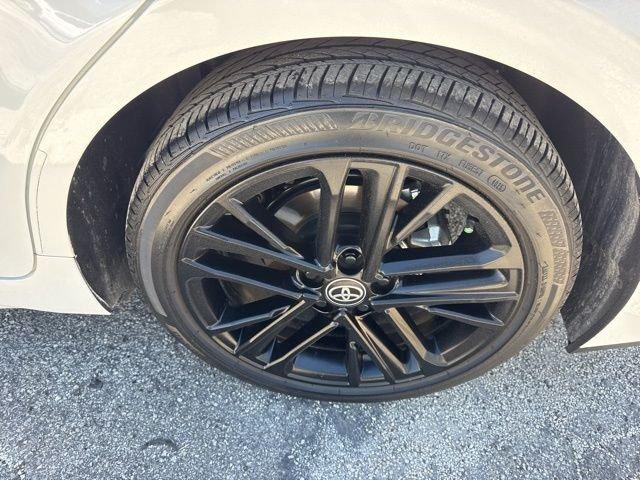 Toyota Camry Se - Thumbnail 14