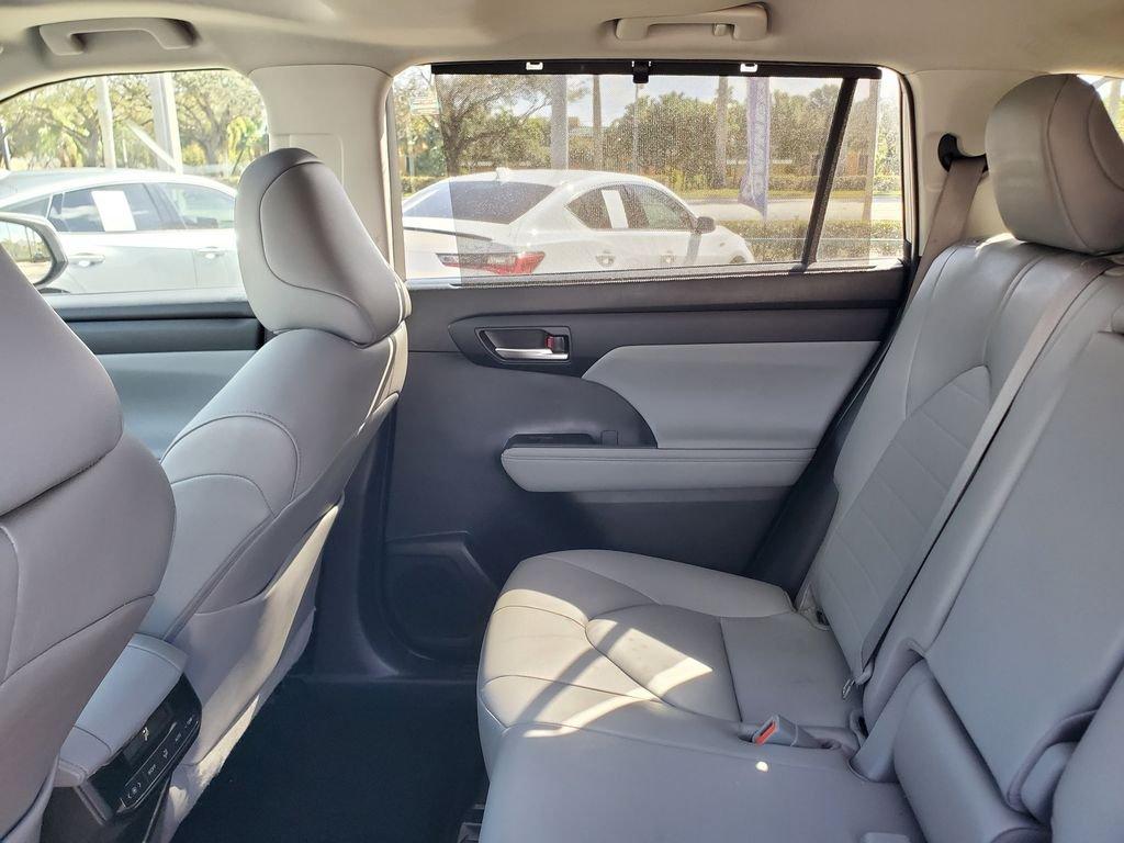 Toyota Highlander - Thumbnail 13