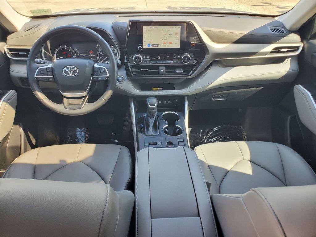 Toyota Highlander - Thumbnail 11