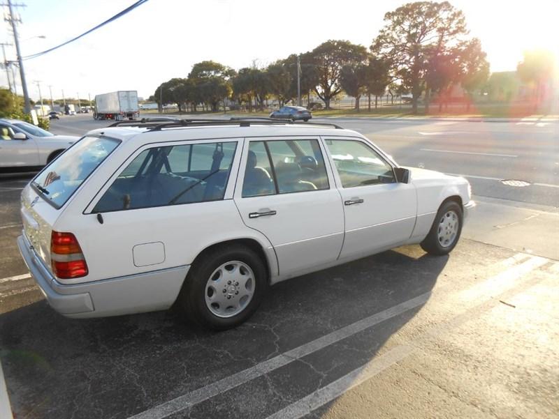 Mercedes-Benz E-Class E320 | Stock No: 14595 - Thumbnail 8