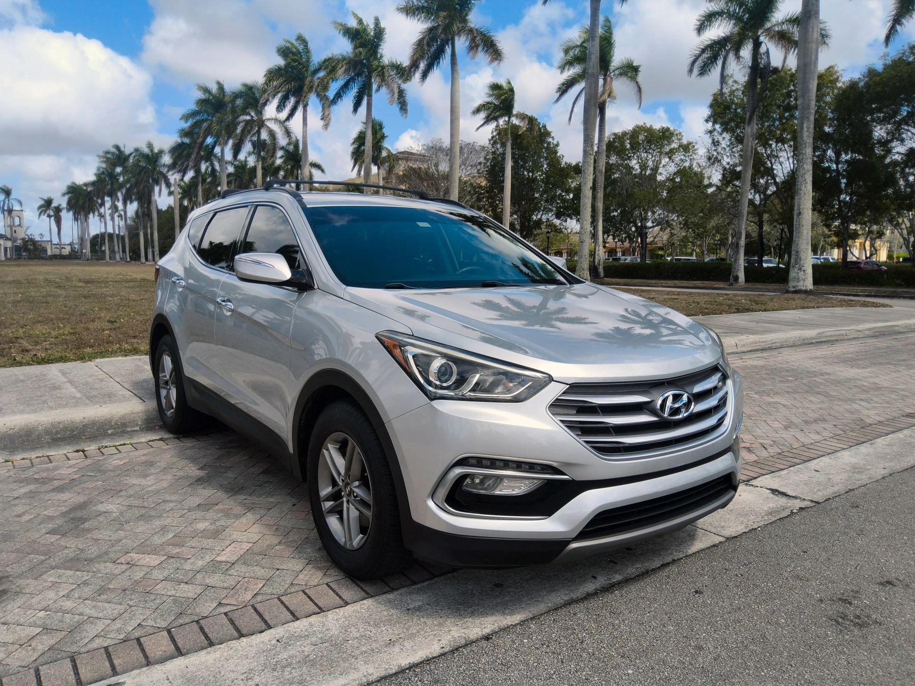 Hyundai Santa Fe Sport - View 1