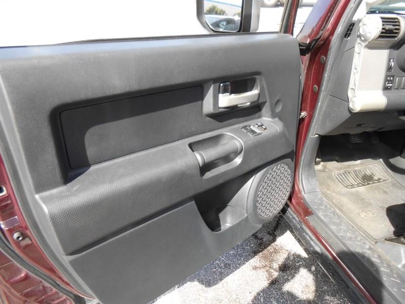 Toyota Fj Cruiser | Stock No: 14609 - Thumbnail 17