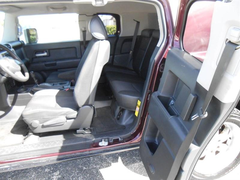 Toyota Fj Cruiser | Stock No: 14609 - Thumbnail 18