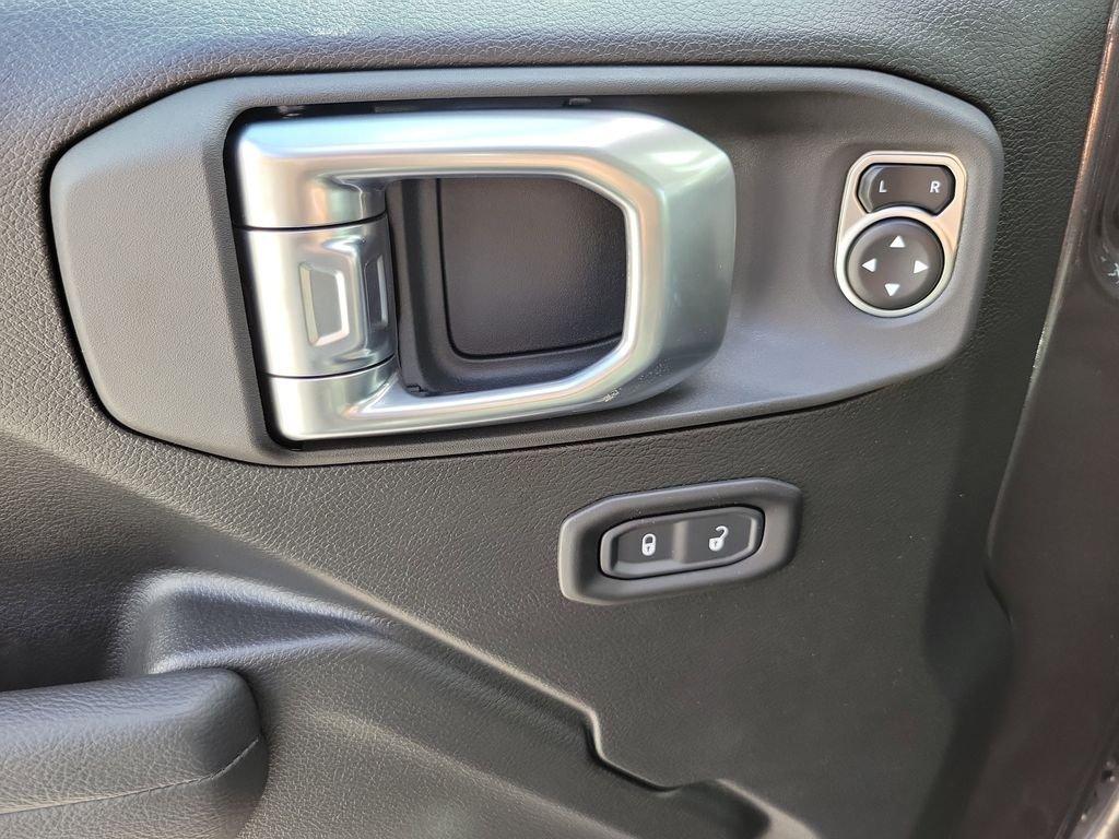 Jeep Wrangler 4-Door Sport S - Thumbnail 20