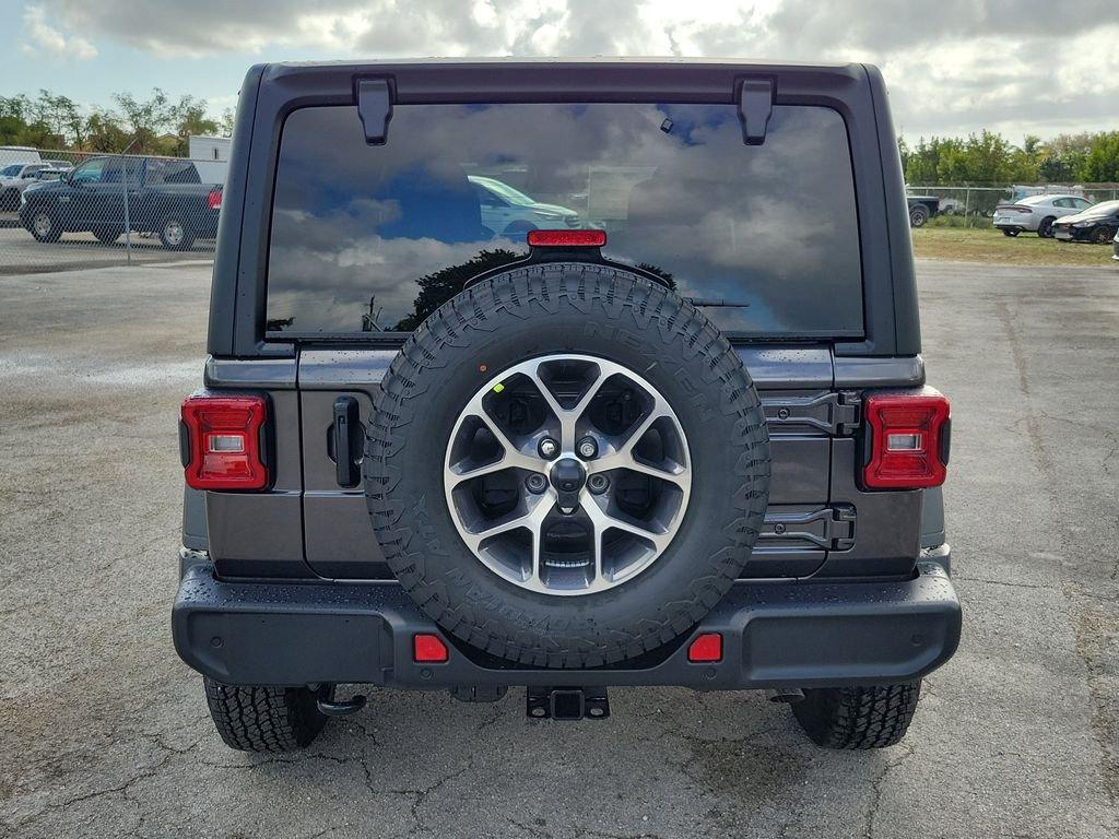 Jeep Wrangler 4-Door Sport S - Thumbnail 6