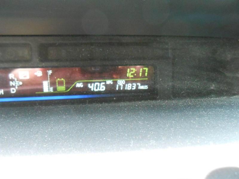 Toyota Prius V | Stock No: 14757 - Thumbnail 19