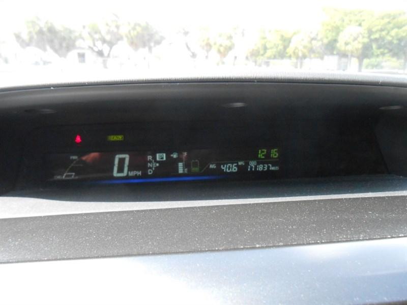 Toyota Prius V | Stock No: 14757 - Thumbnail 15