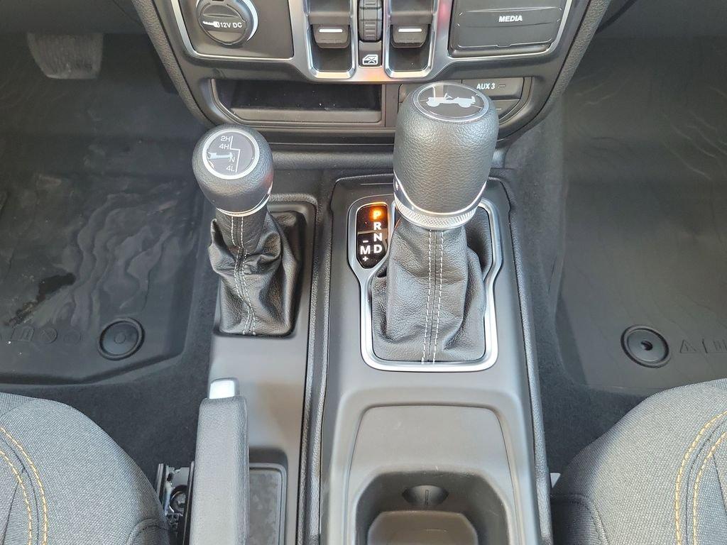 Jeep Wrangler 4-Door Sport S - Thumbnail 19