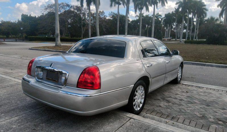 Lincoln Town Car - Thumbnail 16