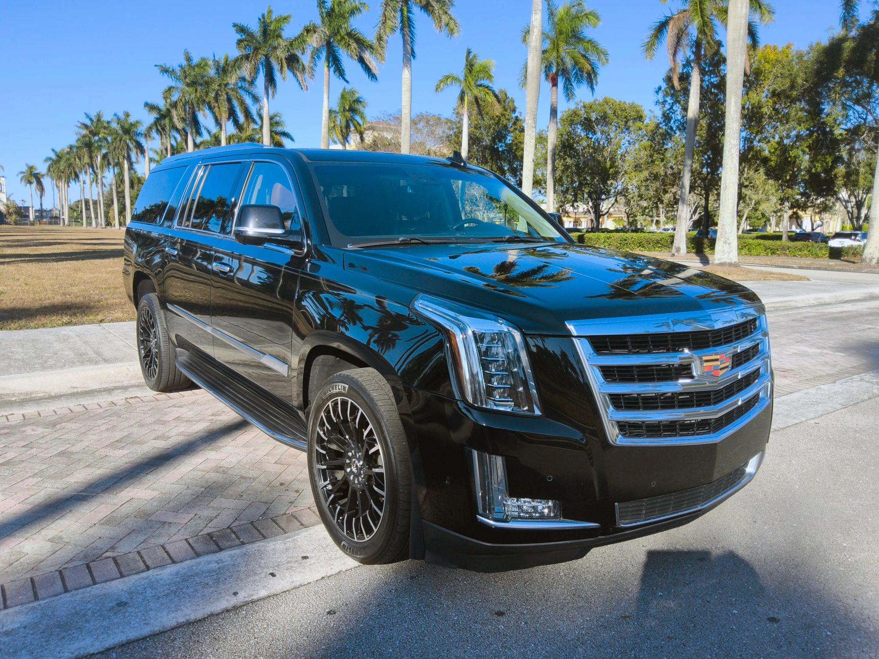 Cadillac Escalade Esv - View 1