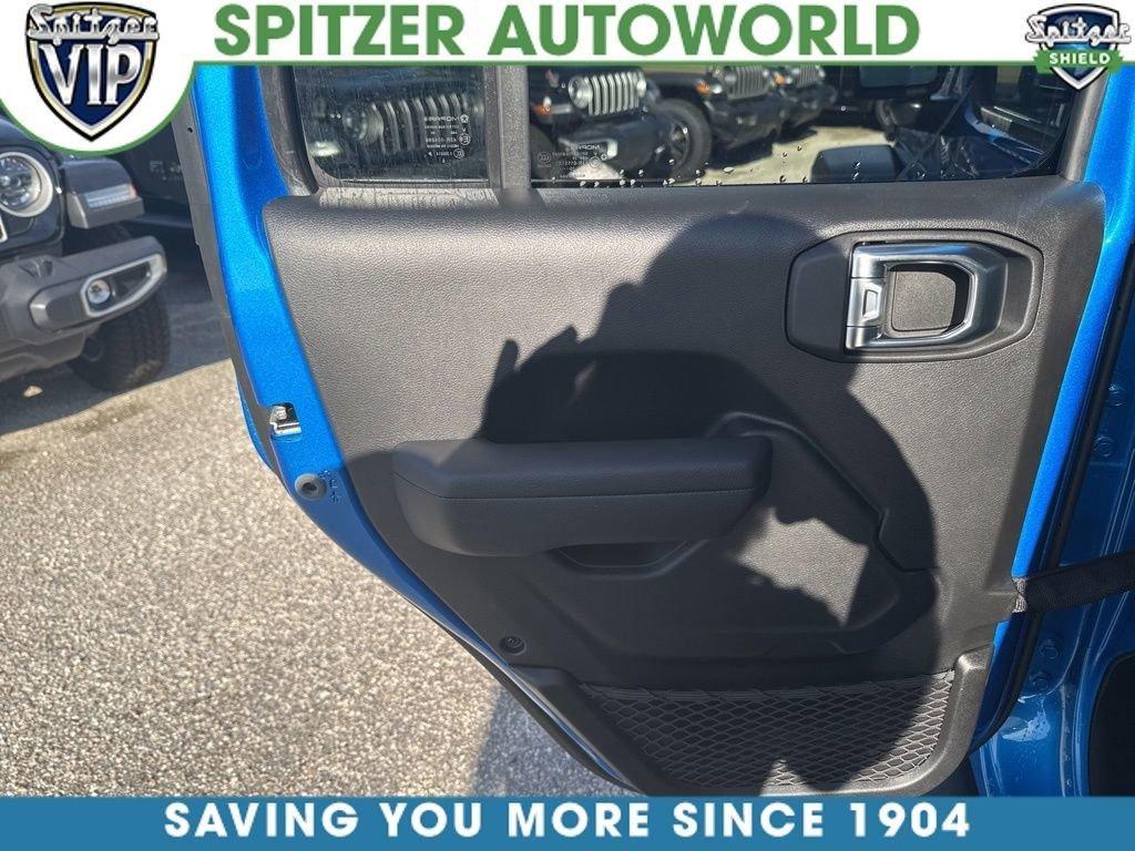 Jeep Wrangler 4-Door Sport S - Thumbnail 8