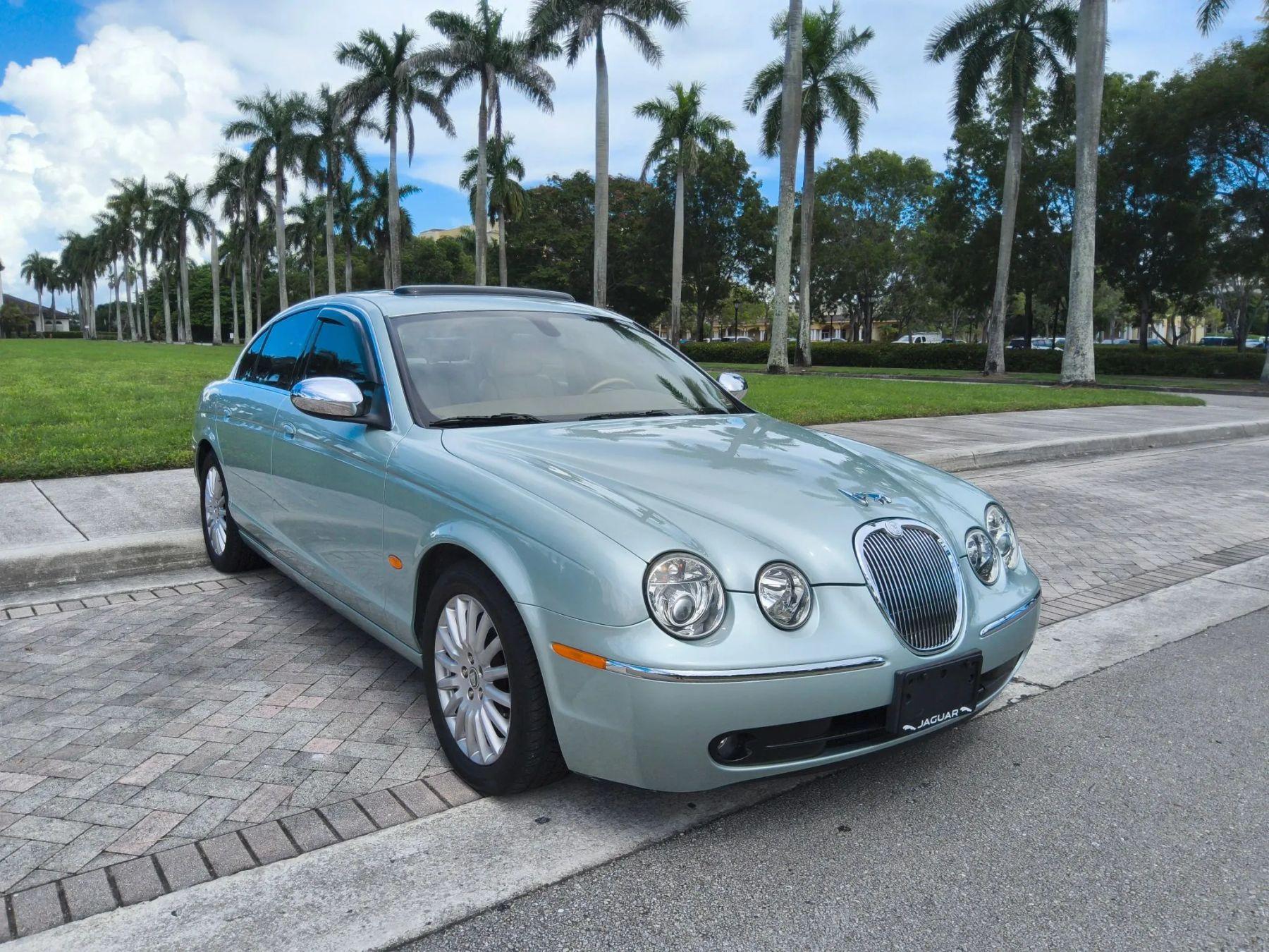 Jaguar S-Type - View 1