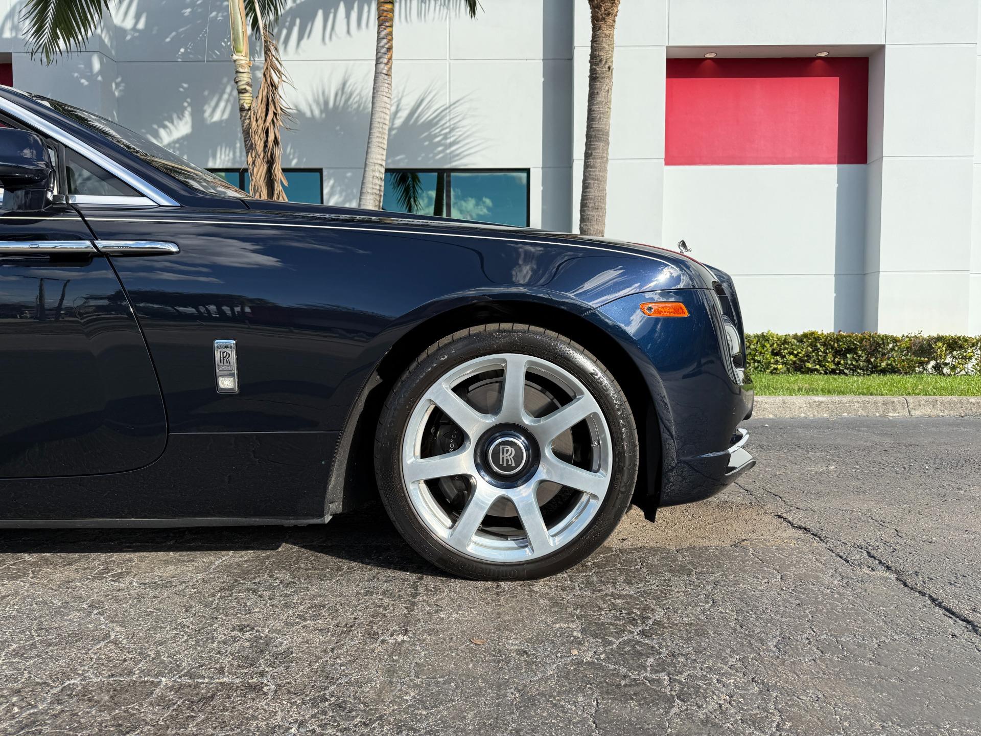 Rolls-Royce Dawn - Thumbnail 4