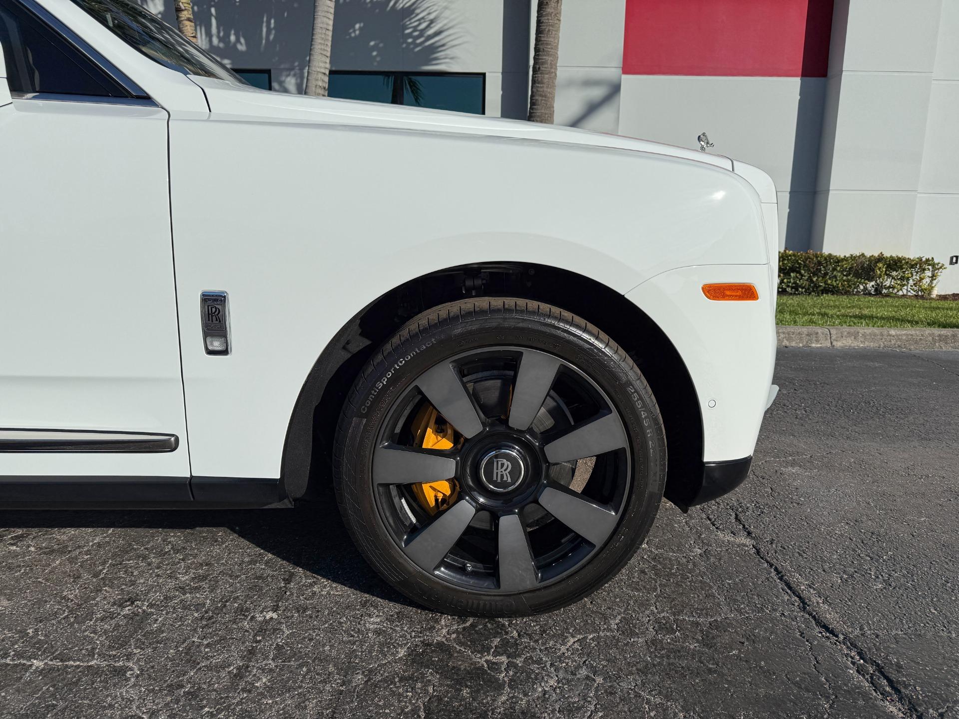 Rolls-Royce Cullinan - Thumbnail 3