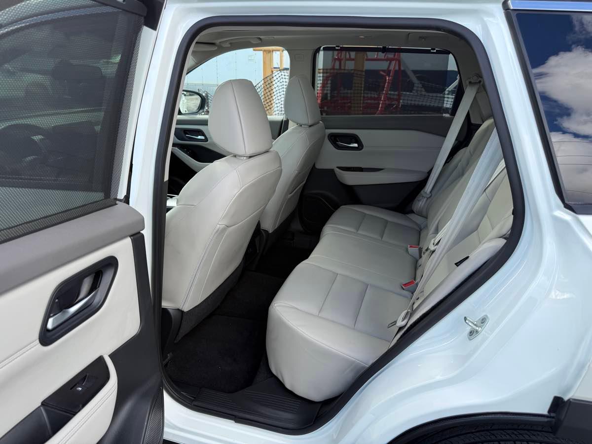 Nissan Rogue Awd Sv Premium - Thumbnail 12