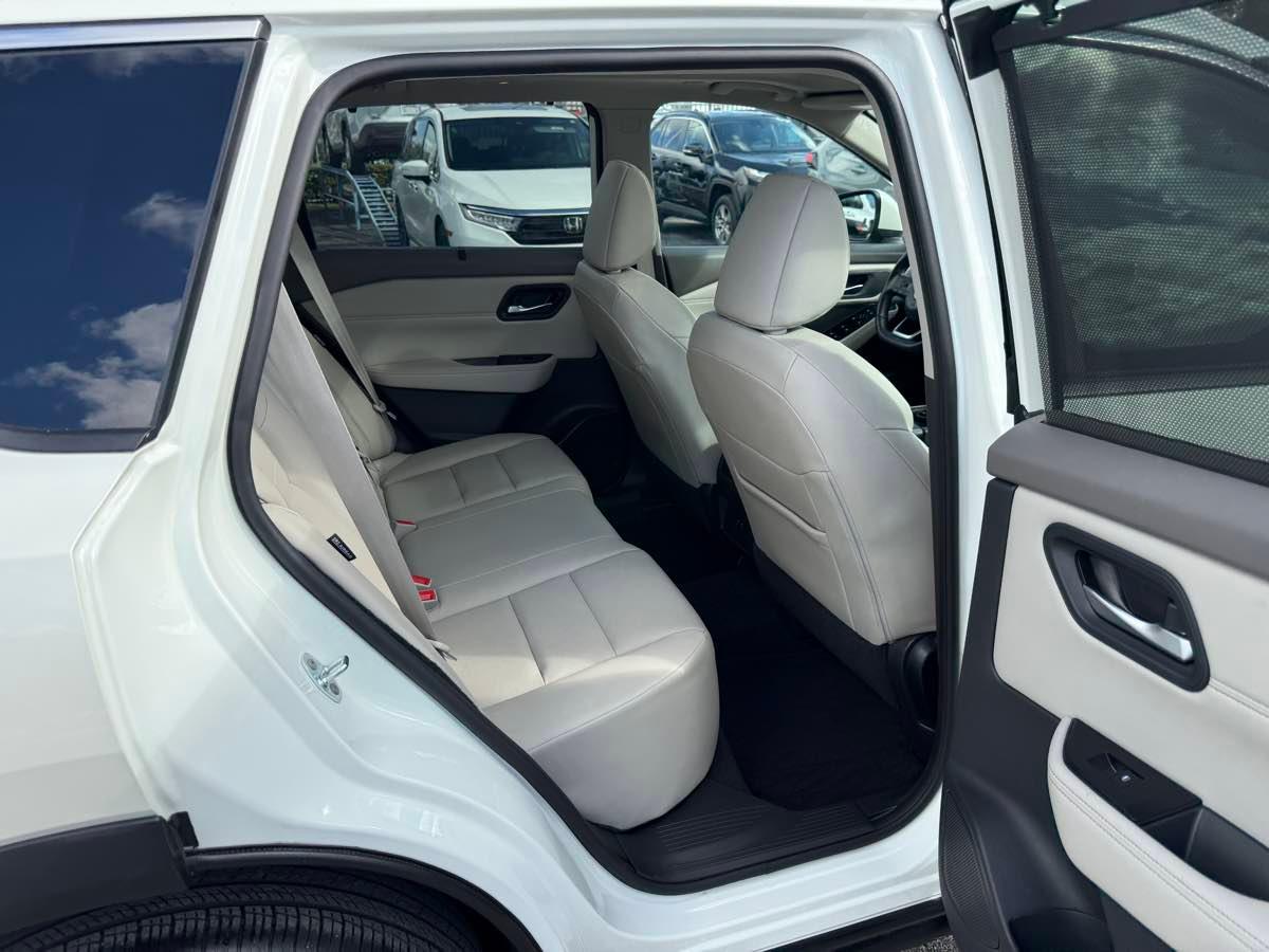 Nissan Rogue Awd Sv Premium - Thumbnail 13