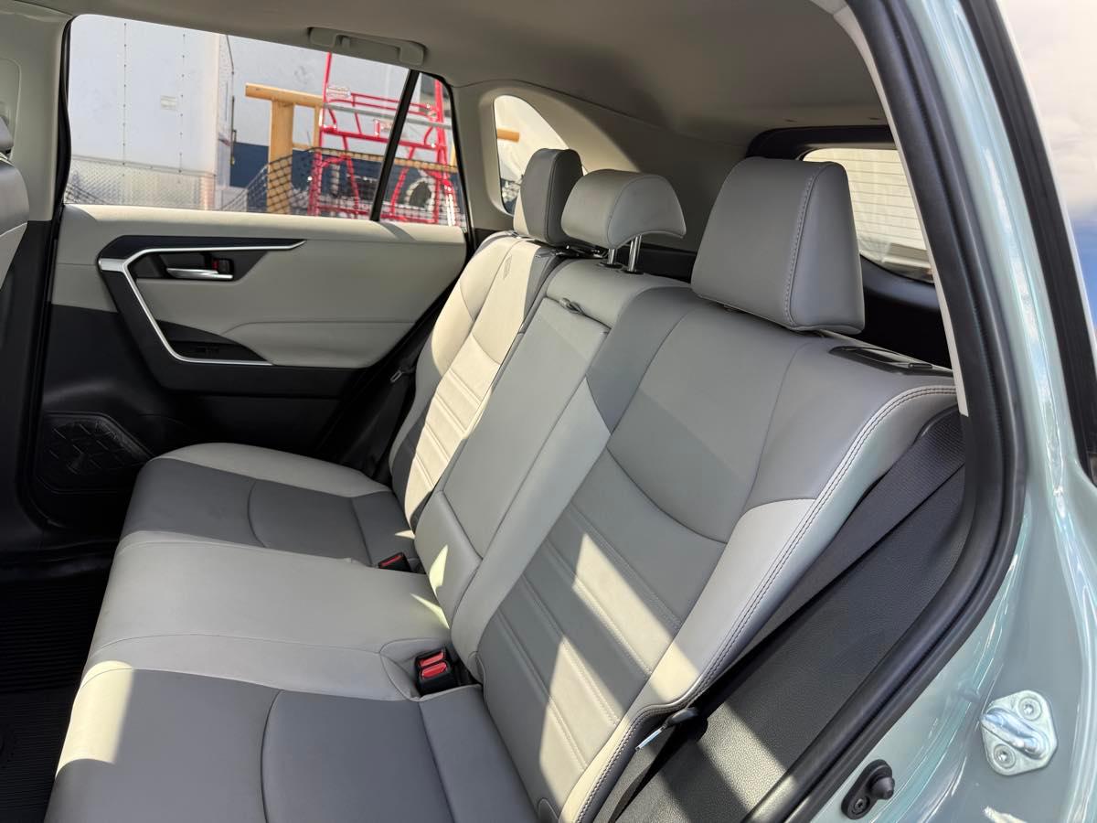 Toyota Rav4 Xle Premium Fwd - Thumbnail 18