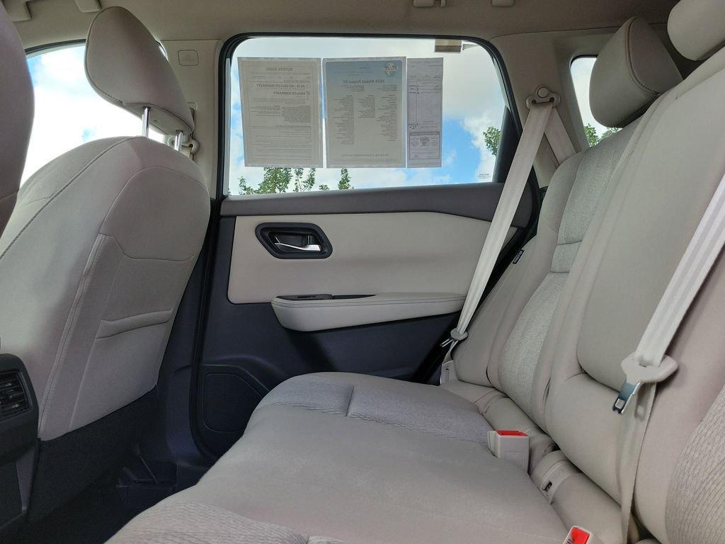 Nissan Rogue Sv Awd - Thumbnail 13