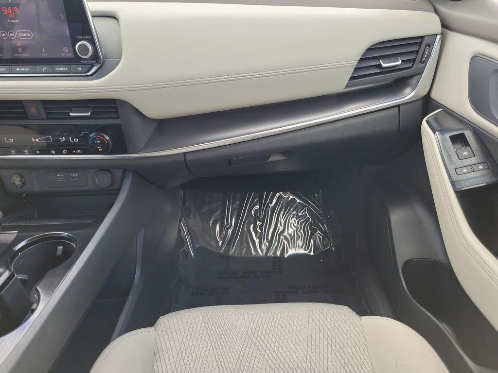 Nissan Rogue Sv Awd - Thumbnail 17