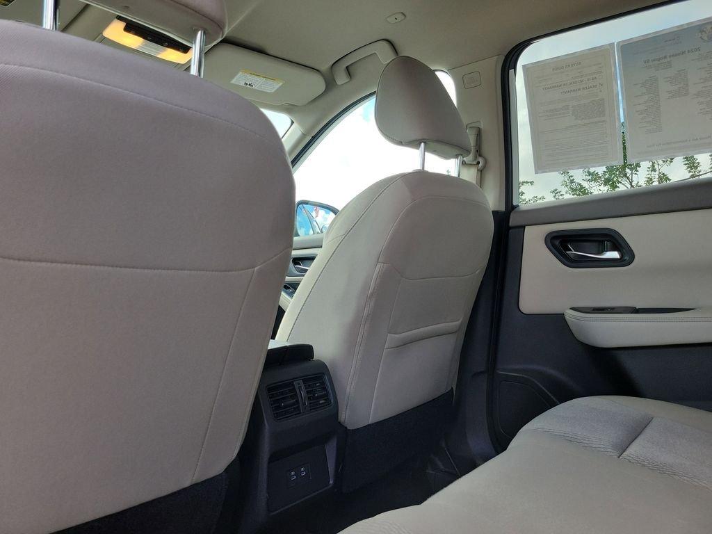 Nissan Rogue Sv Awd - Thumbnail 14