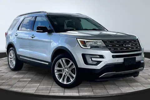 Ford Explorer Xlt - Thumbnail 4