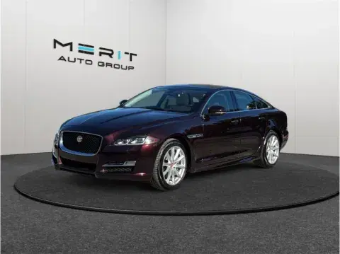 Jaguar Xj R-Sport Sedan 4D - Thumbnail 5