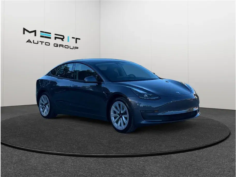 Tesla Model 3 Long Range Sedan 4D - View 1