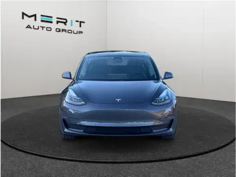 Tesla Model 3 Long Range Sedan 4D - Thumbnail 4