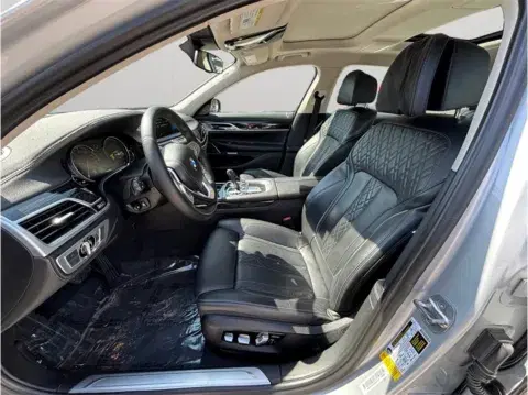 BMW 7 Series 750I Sedan 4D - Thumbnail 3
