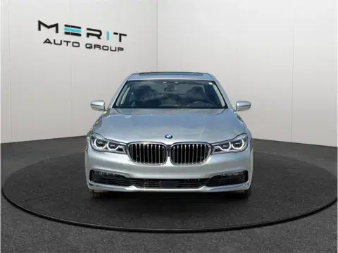 BMW 7 Series 750I Sedan 4D - Thumbnail 4