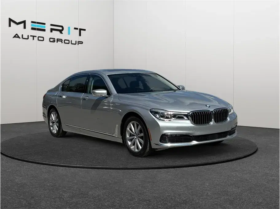 BMW 7 Series 750I Sedan 4D - Thumbnail 2