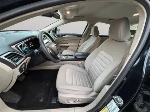 Ford Fusion Se Sedan 4D - Thumbnail 3