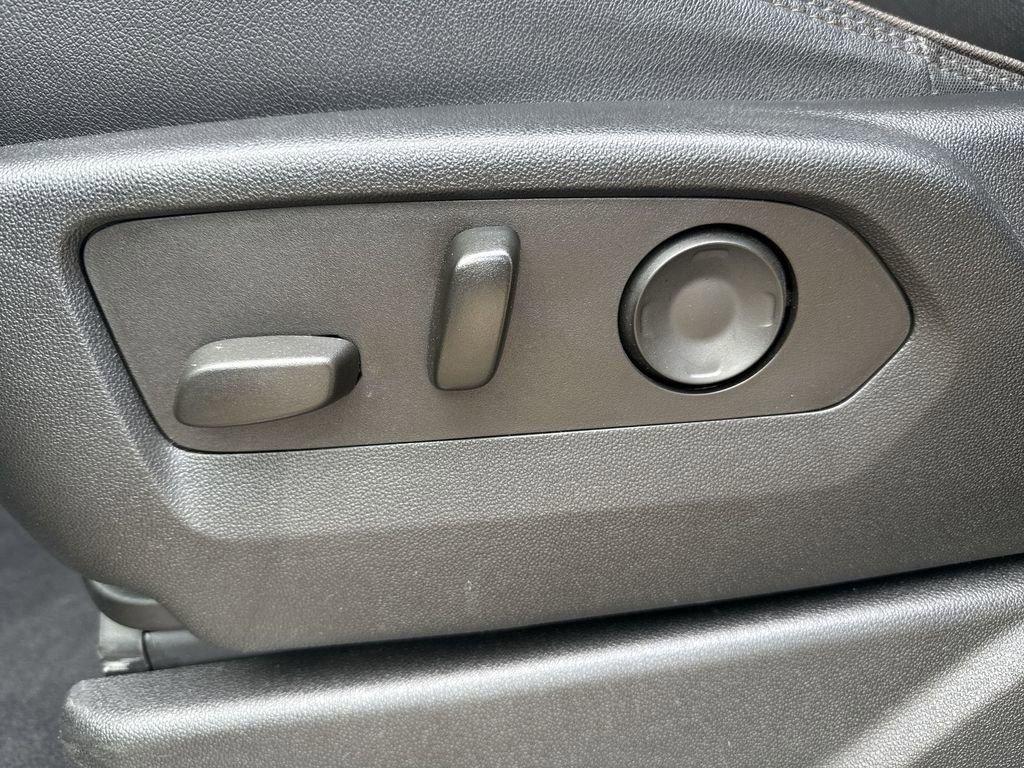 Chevrolet Tahoe High Country With Navigation - Thumbnail 16