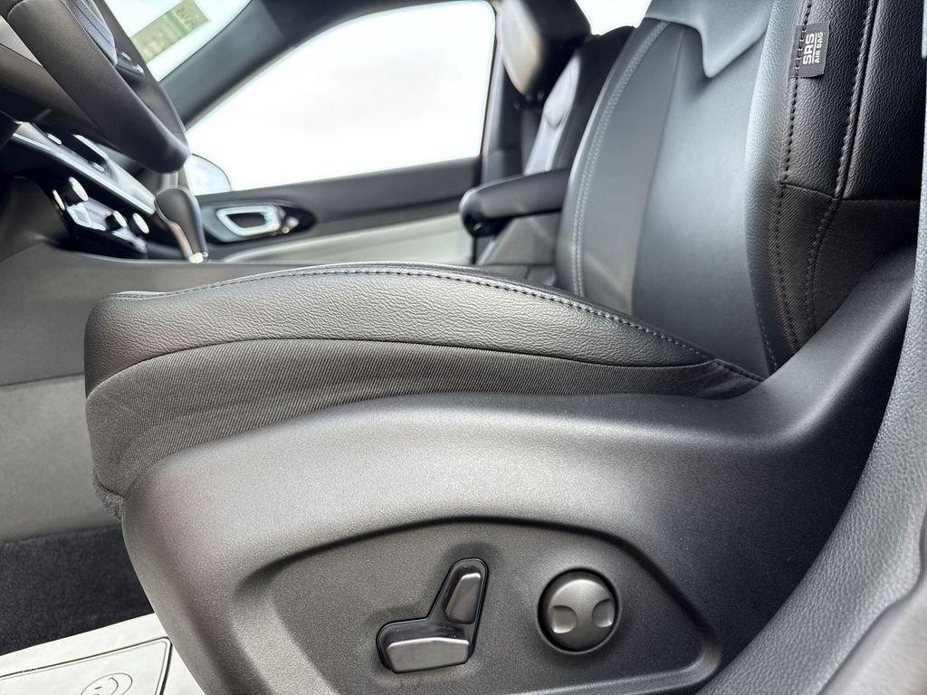 Jeep Compass Limited 4X4 - Thumbnail 12