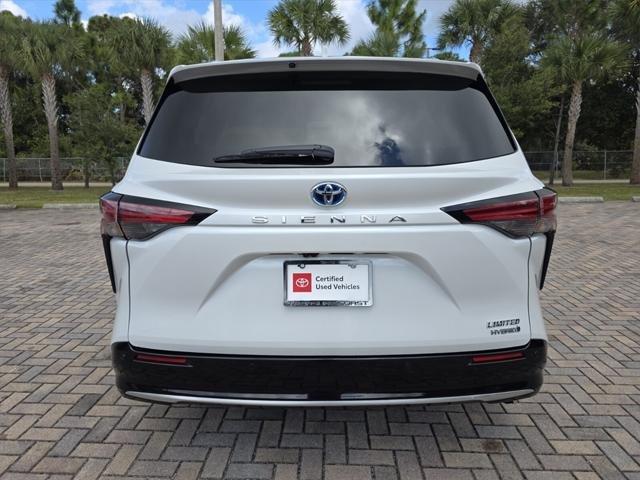 Toyota Sienna Limited With Navigation - Thumbnail 11
