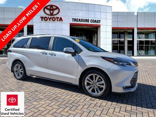 Toyota Sienna Platinum With Navigation - View 1