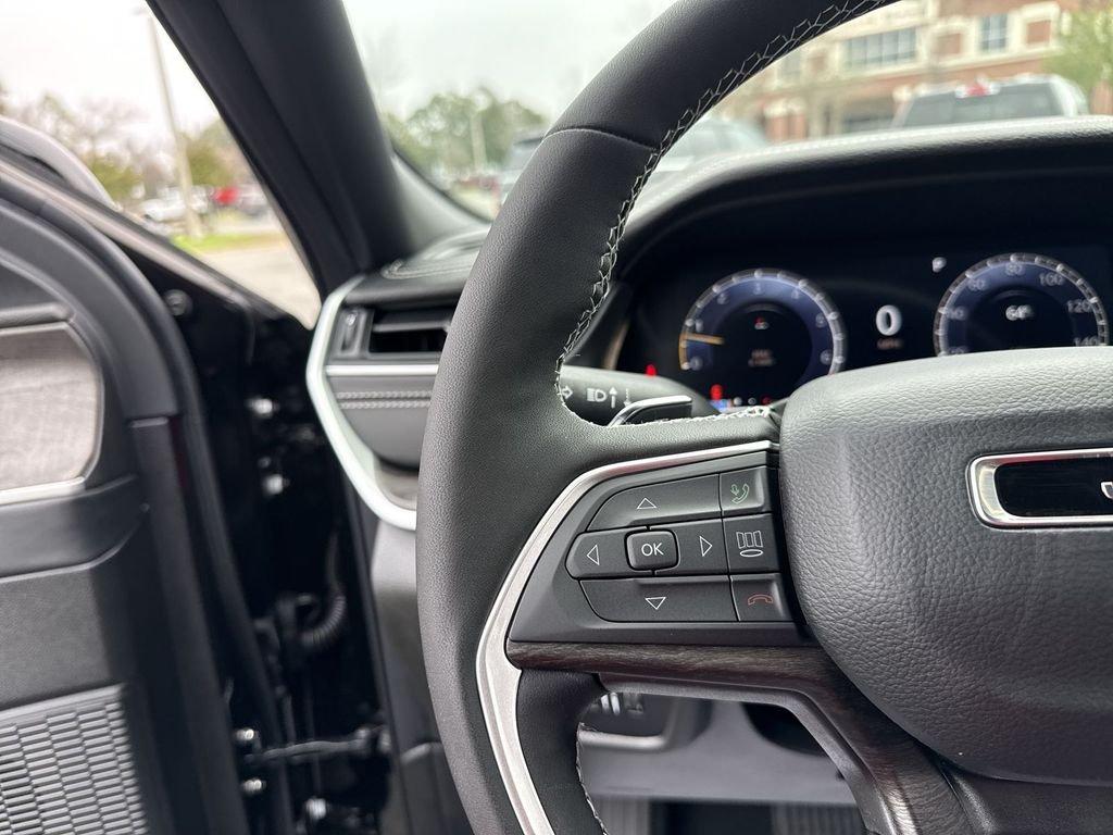 Jeep Grand Cherokee Limited 4X4 - Thumbnail 15