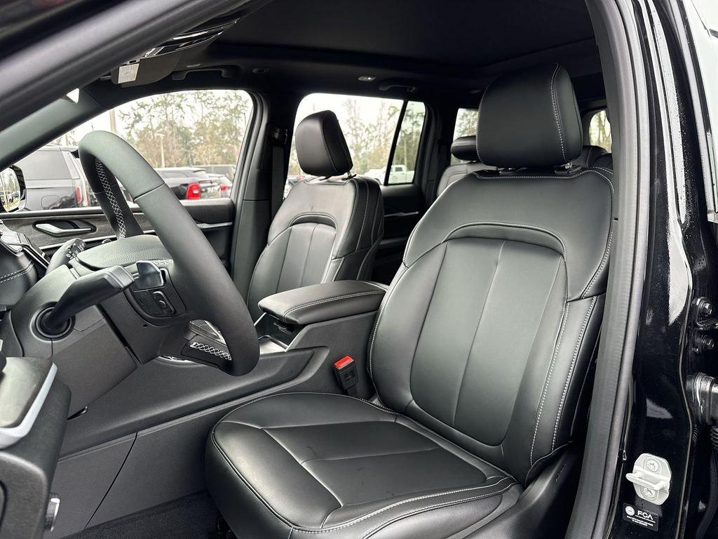 Jeep Grand Cherokee Limited 4X4 - Thumbnail 12