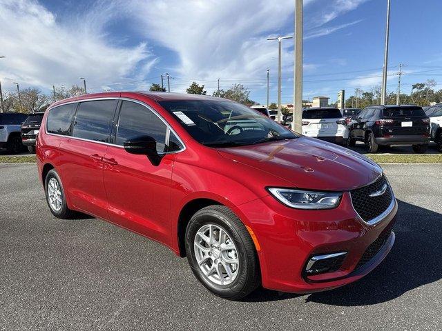 Chrysler Pacifica Select - View 1