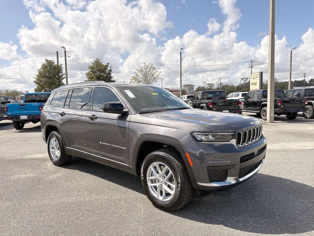 Jeep Grand Cherokee L Laredo X 4X4 - Thumbnail 2