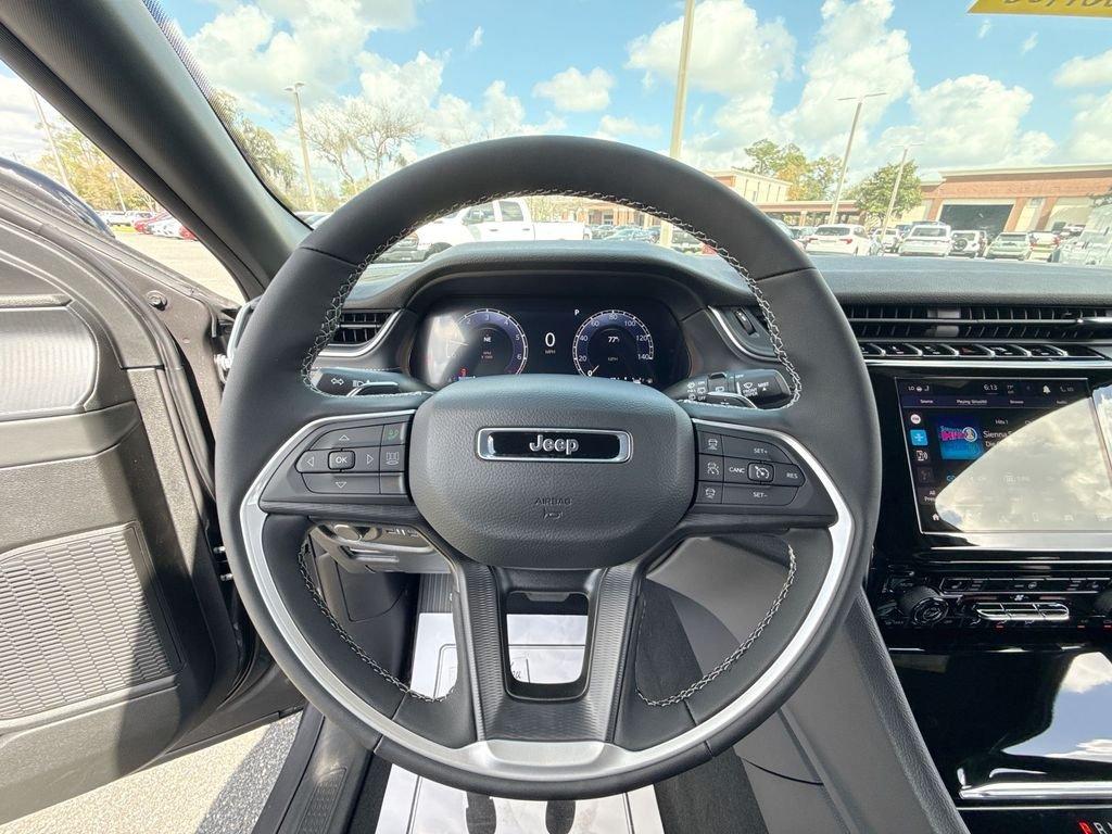 Jeep Grand Cherokee L Laredo X 4X4 - Thumbnail 13