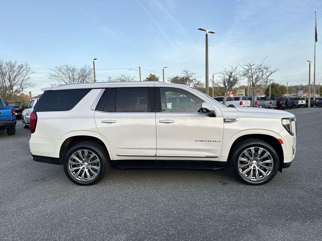 GMC Yukon Denali - Thumbnail 3